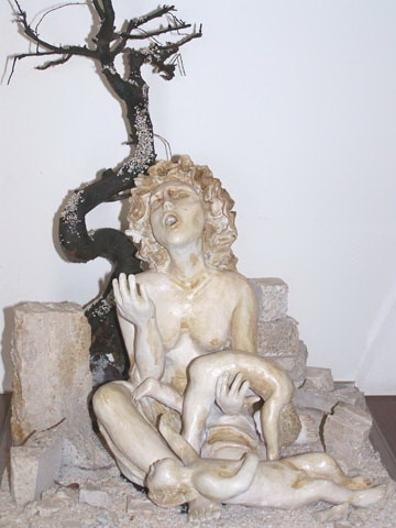 Medea - Terracotta bianca trattata, marmo, pietre, legno 30x30x40